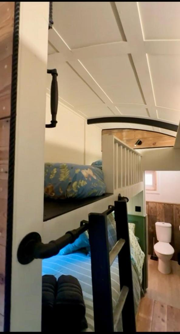 The Holly Hut Otel Burton  Dış mekan fotoğraf